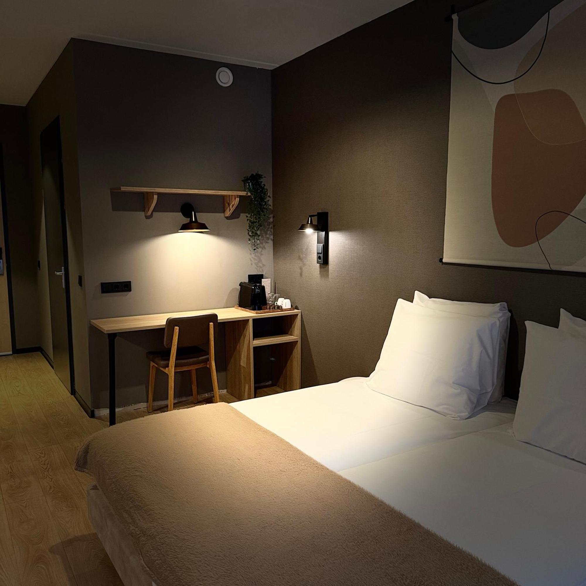 Hotel Emilia Каатсхойвел Экстерьер фото