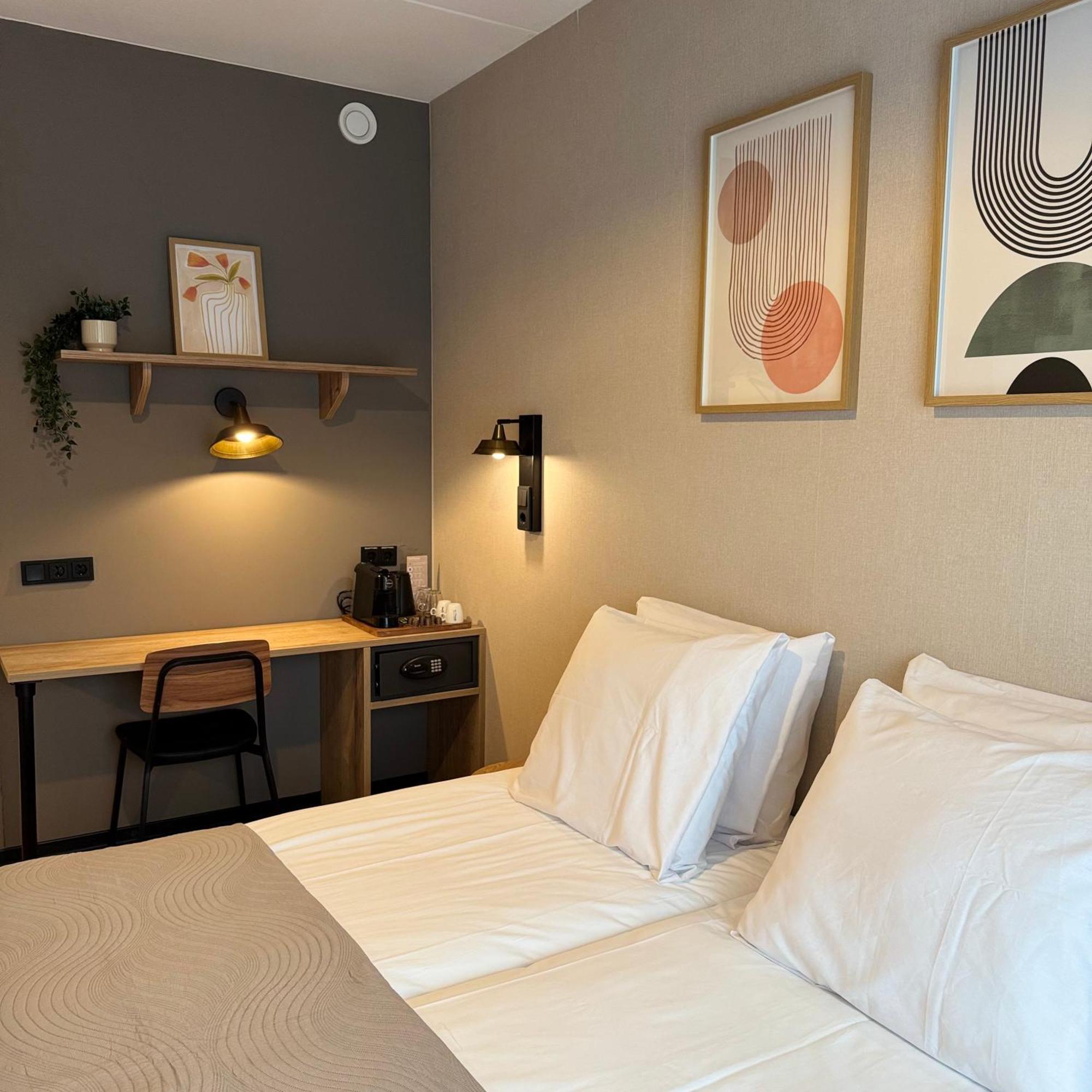 Hotel Emilia Каатсхойвел Экстерьер фото