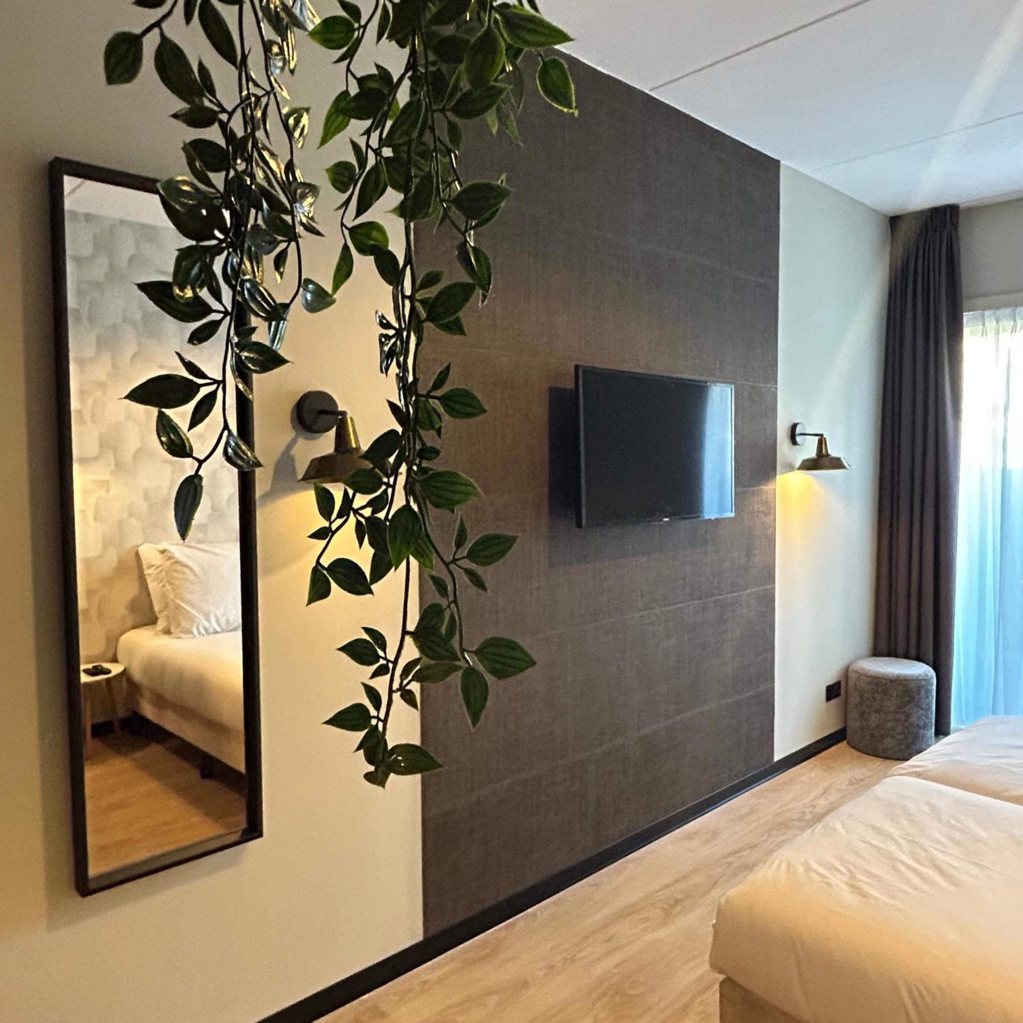 Hotel Emilia Каатсхойвел Экстерьер фото