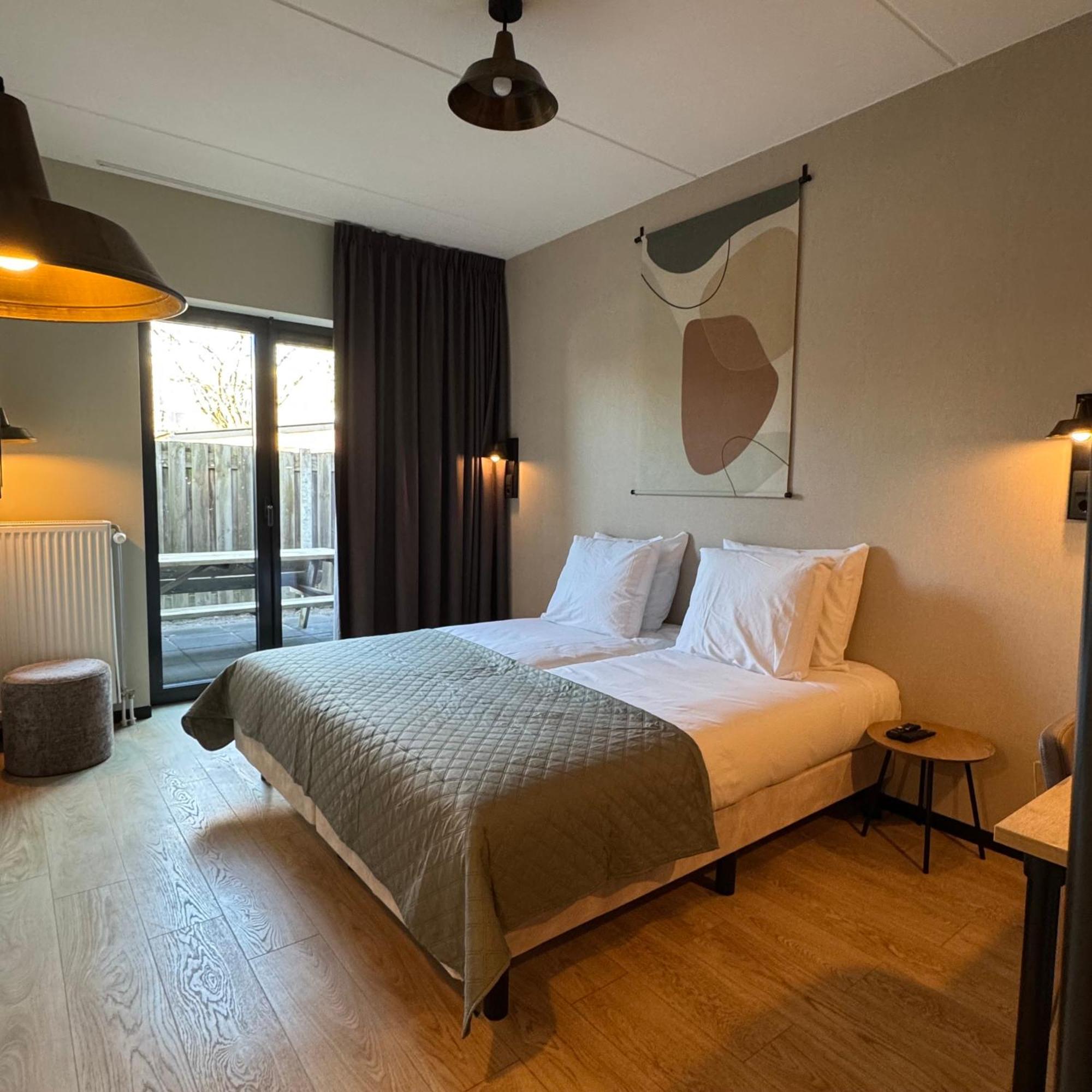 Hotel Emilia Каатсхойвел Экстерьер фото