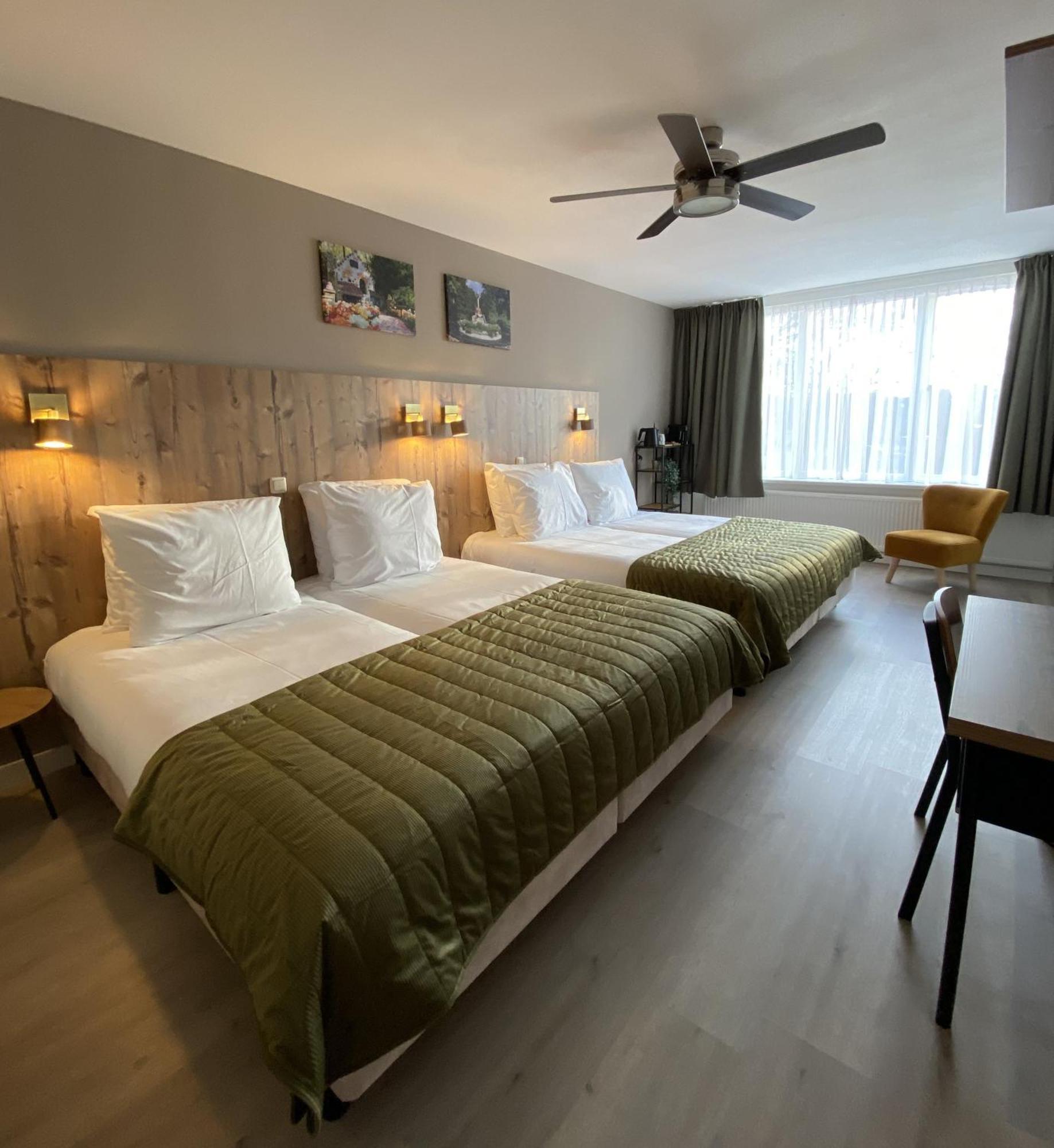 Hotel Emilia Каатсхойвел Экстерьер фото